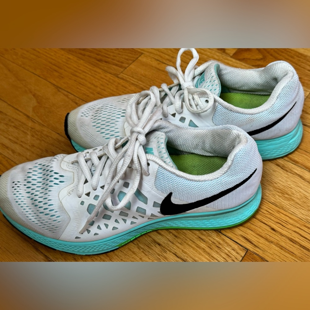 NIKE Women’s PEGASUS 31 Runnjng Shoes Sneakers White & Blue Size 7